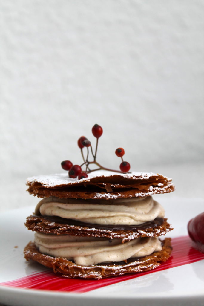 Das perfekte Dinner - Wer ist der Profi - Dessert Jelena: Maronen-Millefeuille mit Hagebutten-Sorbet Maronen-Millefeuille mit Hagebutten-Sorbet