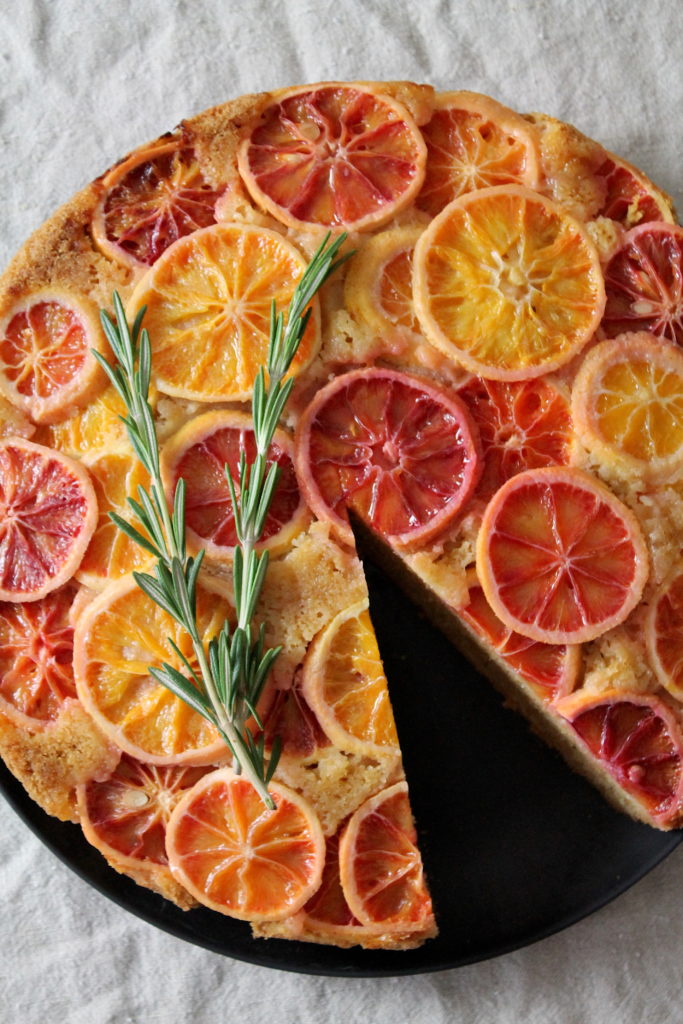 Blutorangen-Kuchen, angeschnitten