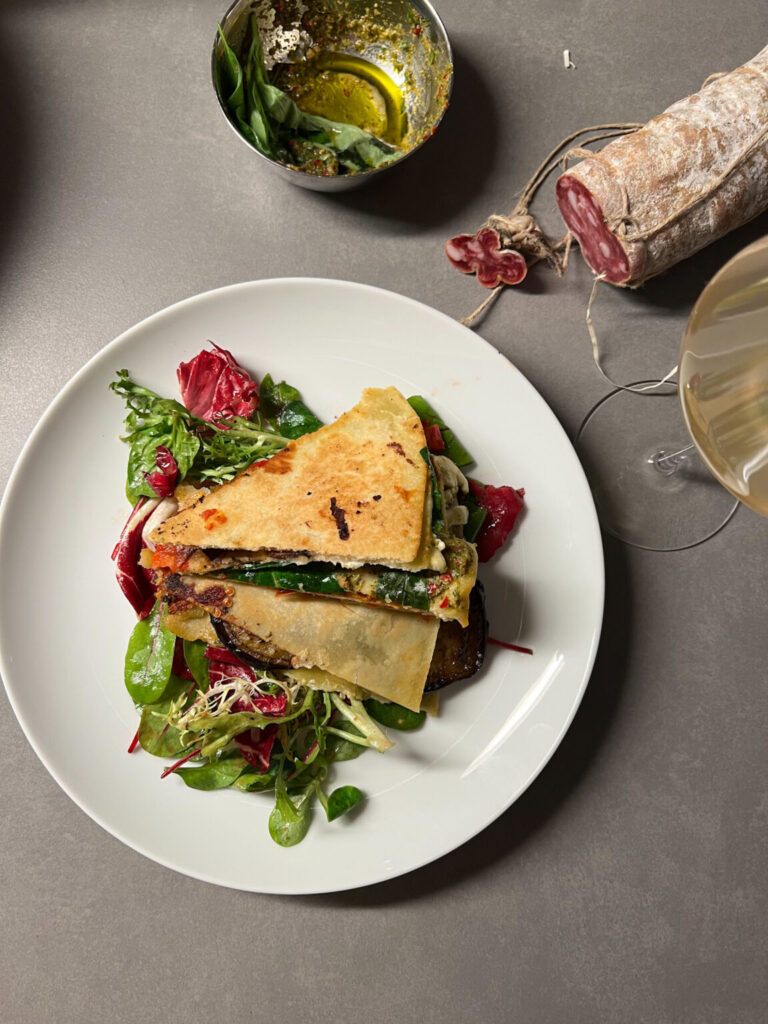 Piadina mit Salame Piacentino und Parmigiano Reggiano